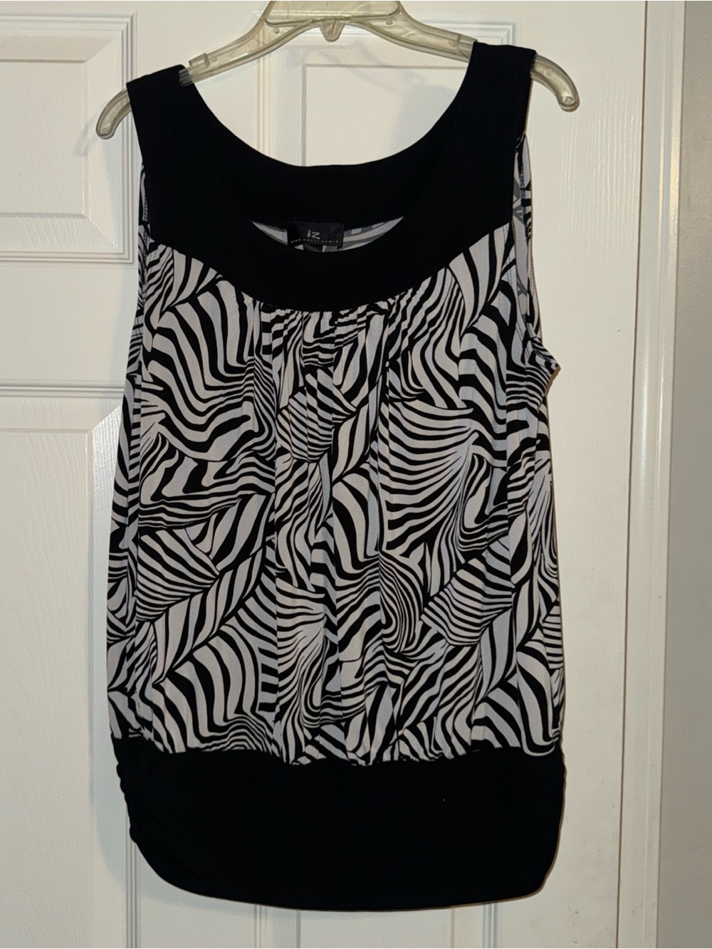 Iz Byer Black & White Zebra-Print Scoop Neck Tank